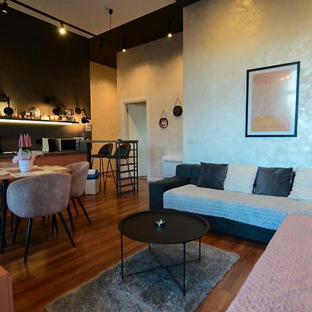 Stylish Two Bedroom House With Private Pool 地拉那 客房 照片